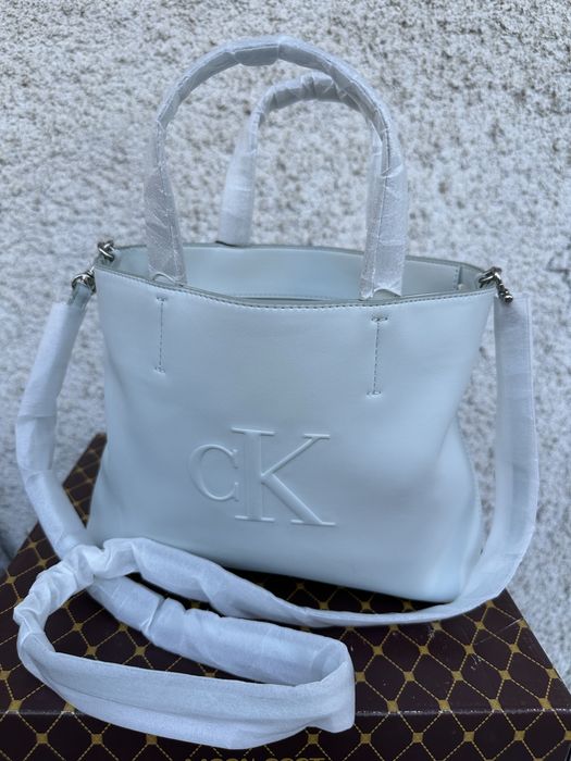 Mala Calvin Klein nova