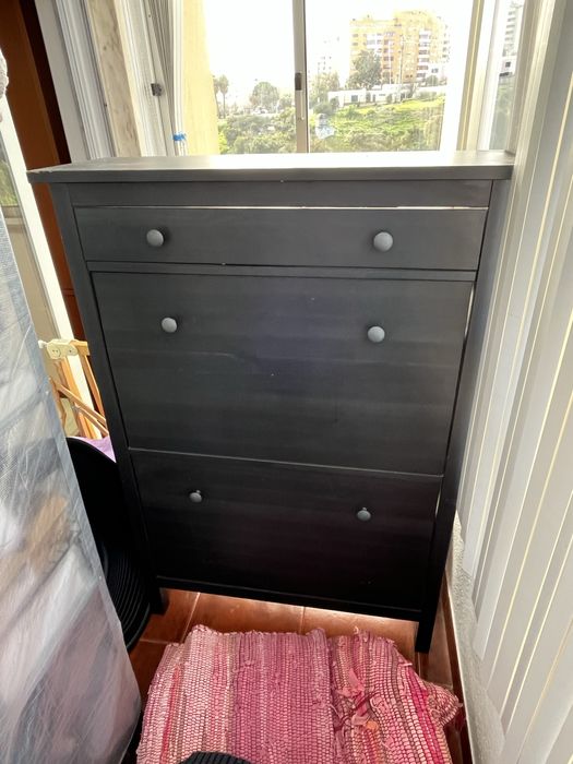 Sapateira preta Hemnes