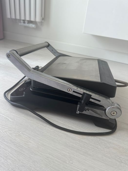 Grill elektryczny MPM MGR-11M