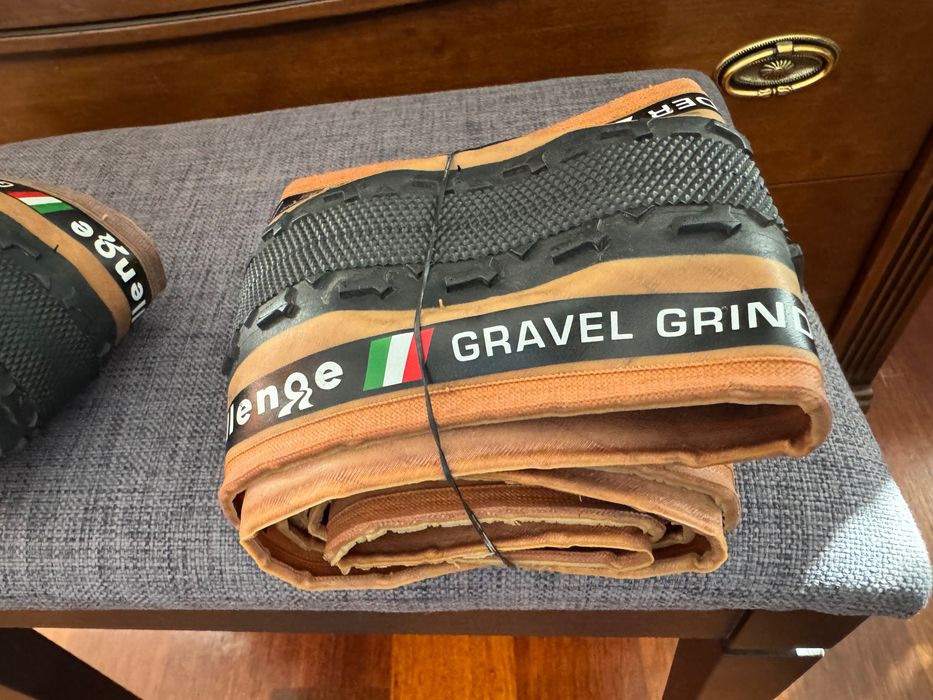 CHALLENGE GRAVEL GRINDER TLR 650X46 opony s-works specialized pirelli