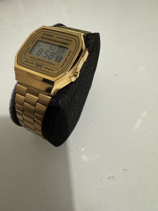 Часи  Casio A168WG-9EF
