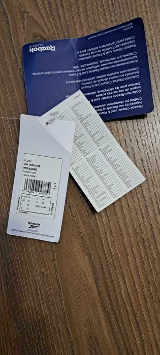 Reebok Kurtka FQ2211 na Wiosnę/Lato. Nowa z metkami. Rozm. M/L