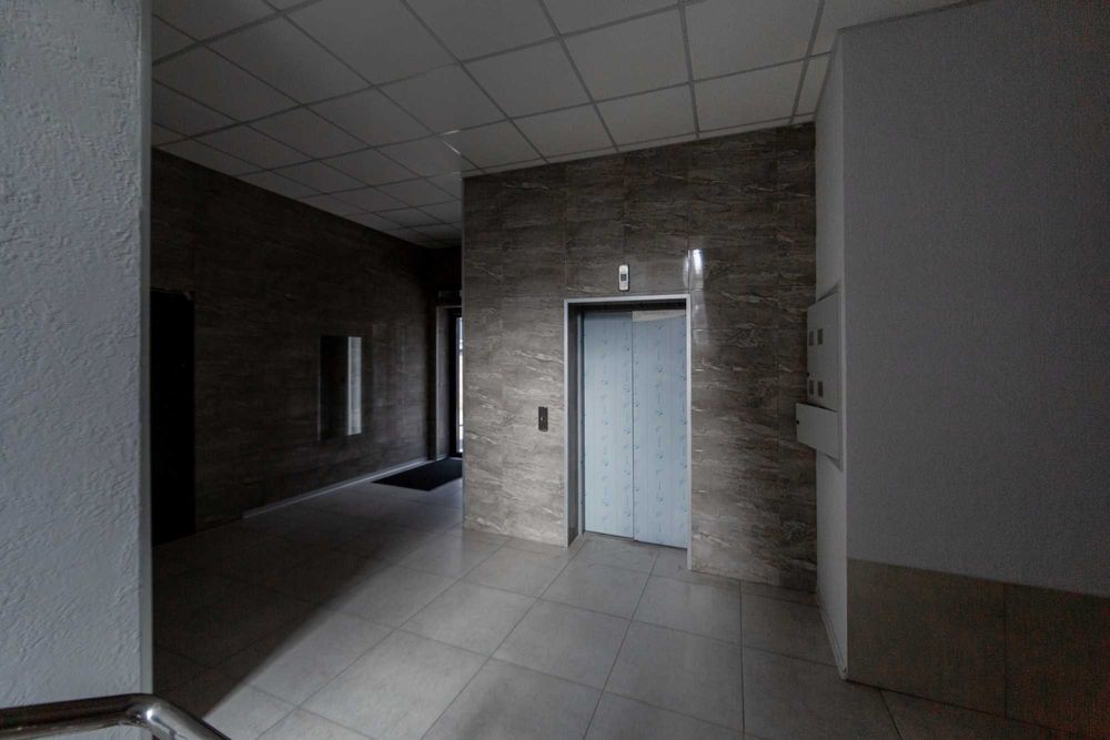 Продаж 2-к квартира . Клубний  будинок біля парку.  Тихо, зручно. Без%