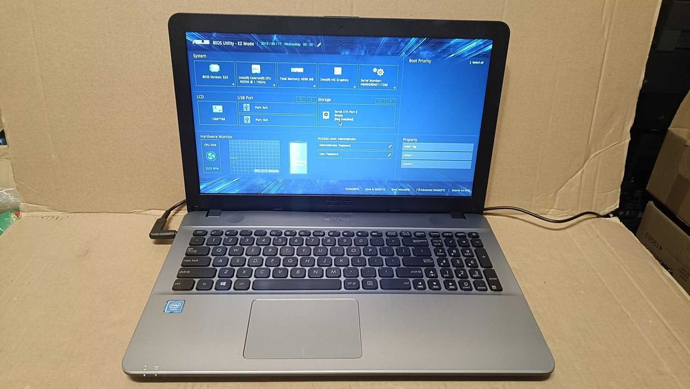 Laptop : ASUS R541N