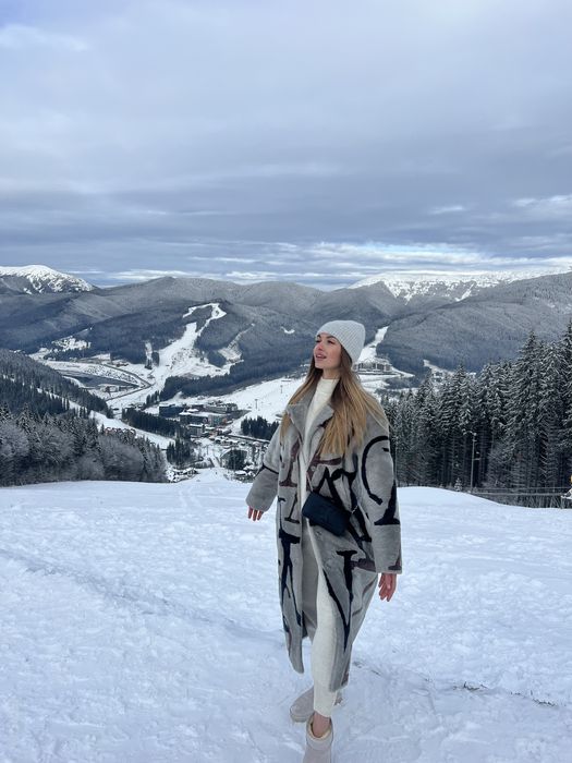 Натуральна стильна шуба