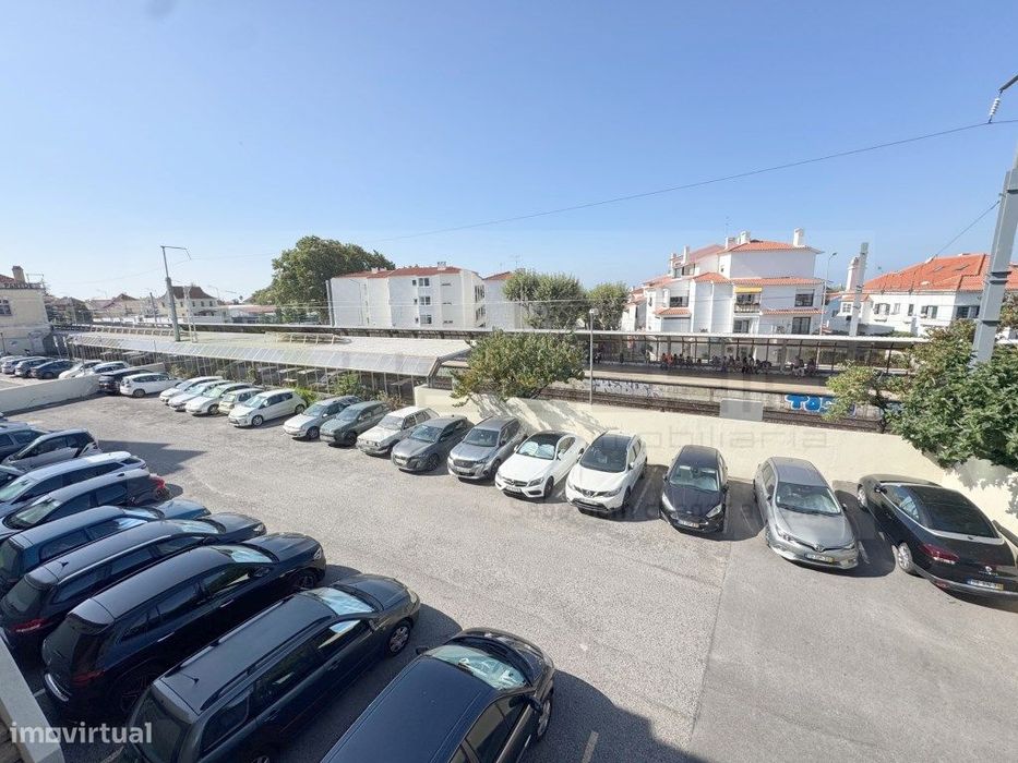 T2 totalmente remodelado com parqueamento no Centro da Parede