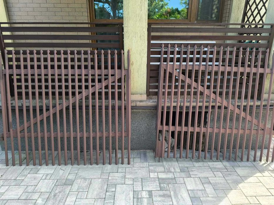 Sprzedam stalową bramę garażową oraz nowe drzwi wewnętrzne
