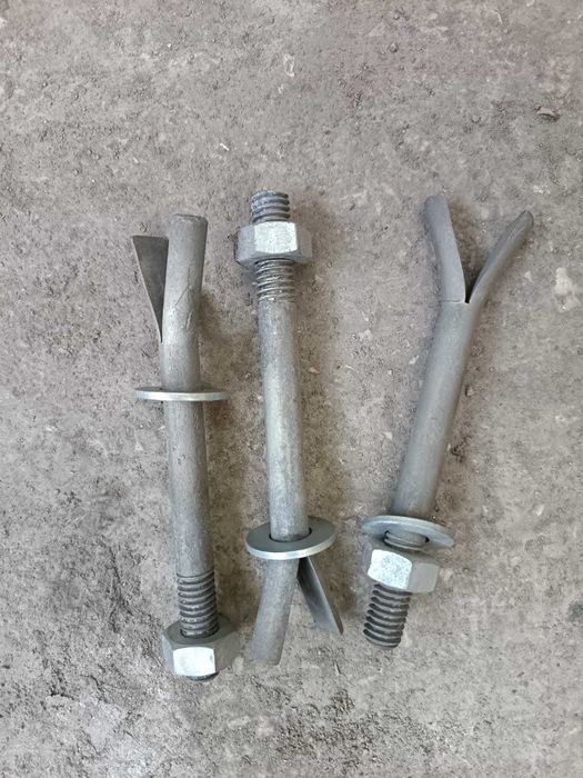 pernos roscados em ferro