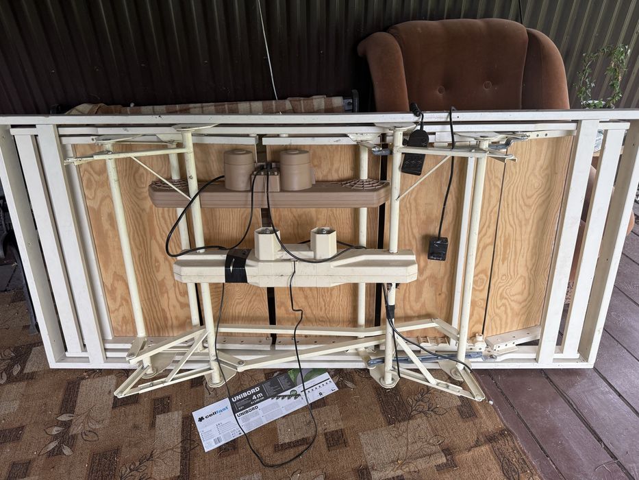 Stelaż elektryczny do łóżka