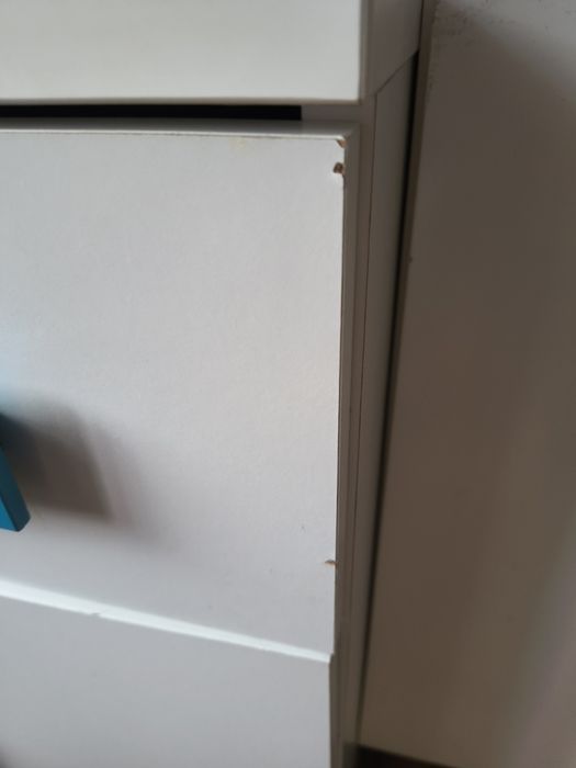 Biurko białe z szufladą u szafka