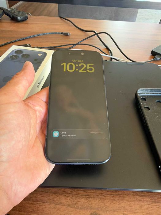 iPhone 17 Pro 256 GB Azul Escuro – Como Novo, com Caixa e Carregador
