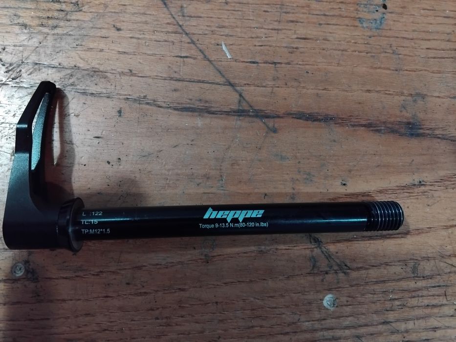 Oś przelotowa Thru Axle Heppe M12x1.5 / 122mm
