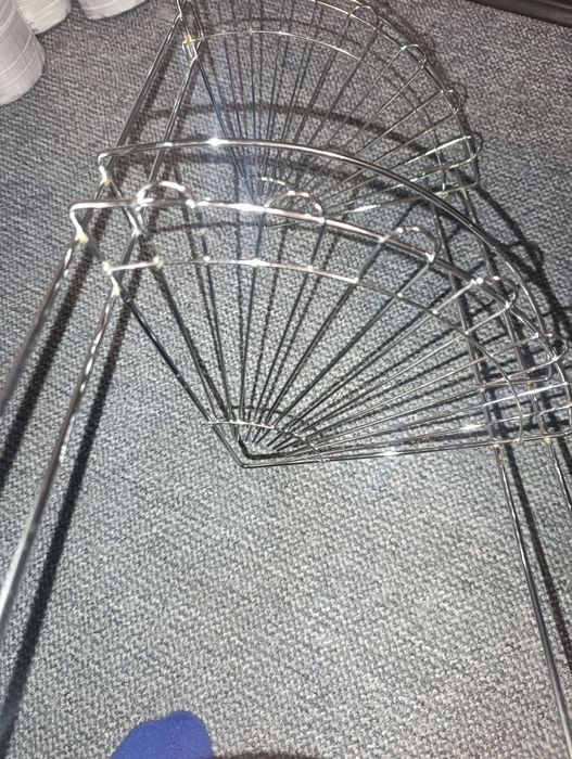 Кутова поличка у ванну