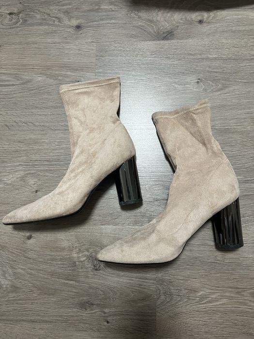 Женские кроссовки