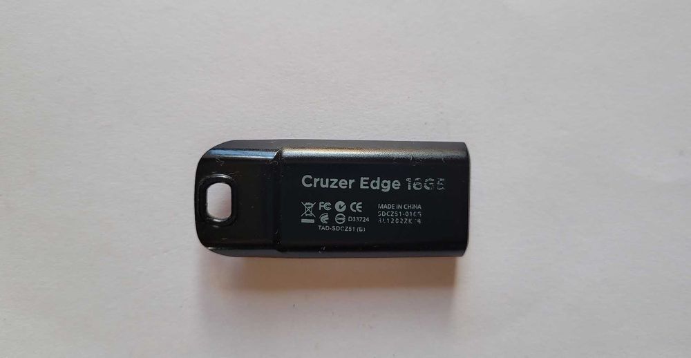 USB SanDisk Cruzer edge 16GB