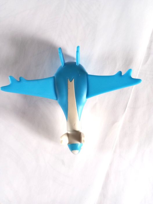 Boneco Pokémon Latios