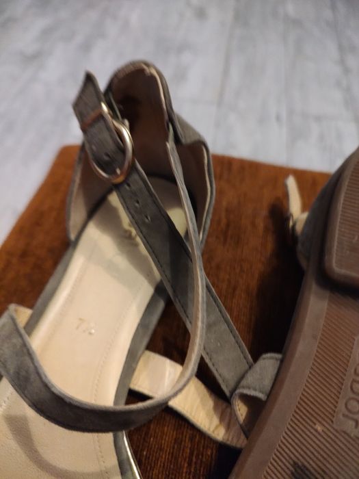 Sandały damskie zamszowe