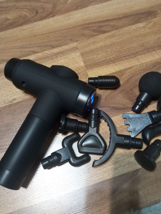 pistolet do masażu marki Zerolia.