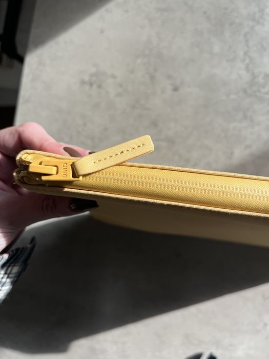 Чохол для макбука Uniq 14 дюймів