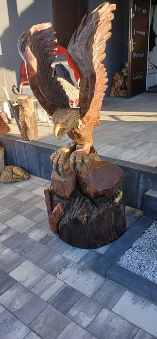 Rzeźba Orzeł ze skrzydlami