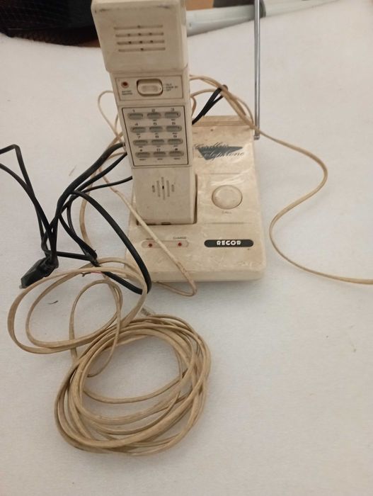 Telefones fixos e móveis