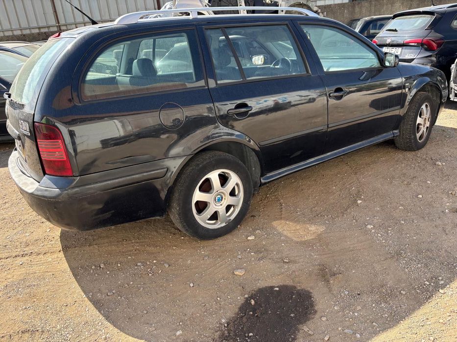 Skoda Octavia de 2005 para peças