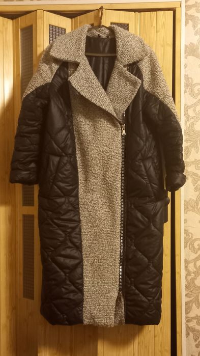 Продам   стеганное  пальто   размер 50   демисезонное.