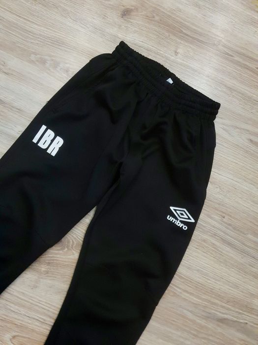 Dresy umbro 34 czarne