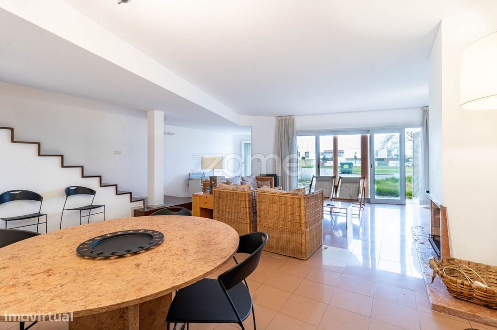 Moradia T4 com piscina para arrendamento em Esposende
