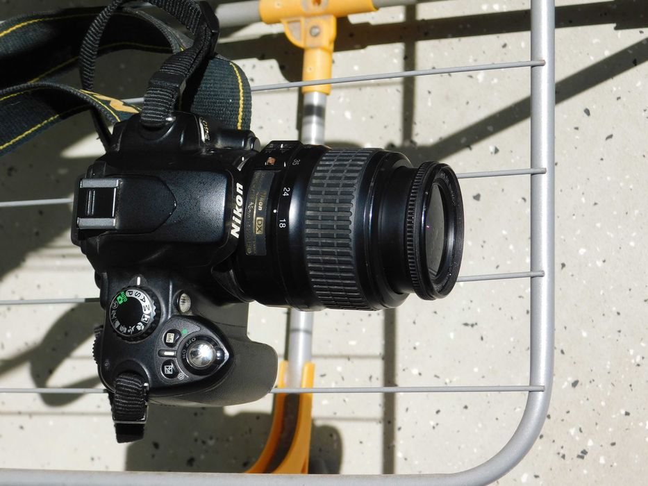 Nikon D40 nie można zdjąć obiektywu