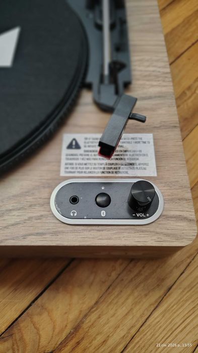 Програвач платівок JAM