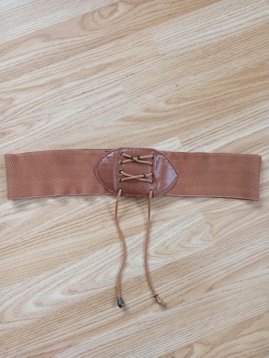 Pasek do sukienki z gumą i ozdobnym wiązaniem