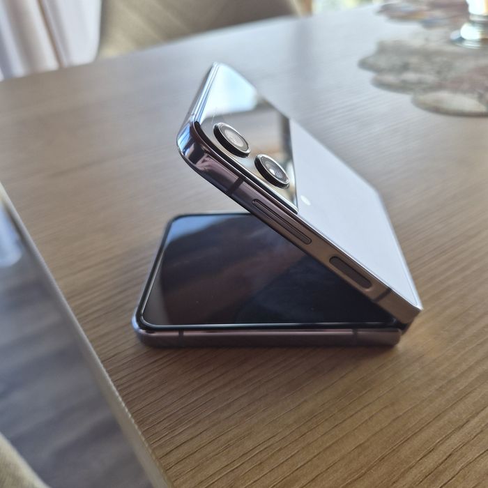 Samsung Galaxy Z Flip4