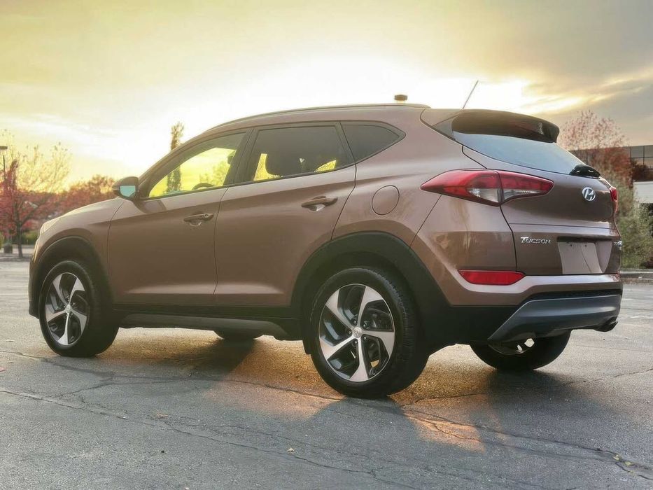 Hyundai Tucson      2015