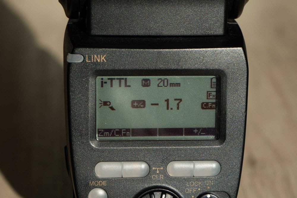 Flash YONGNUO Speedlight YN685 (para NIKON)64354253659265121