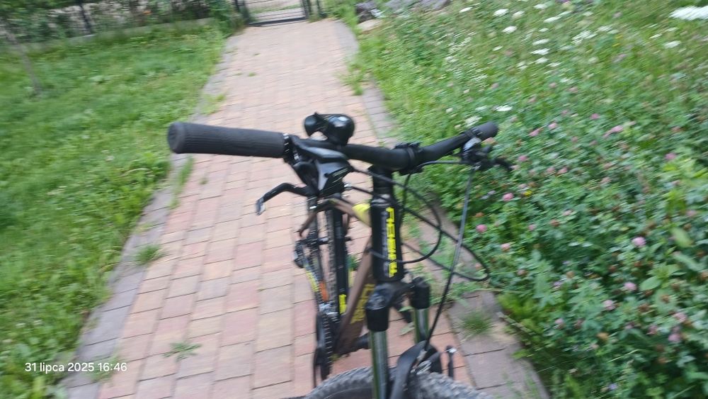 Rower tabou blade 1.0 lekko porysowany na ramię i przy łańcuchu