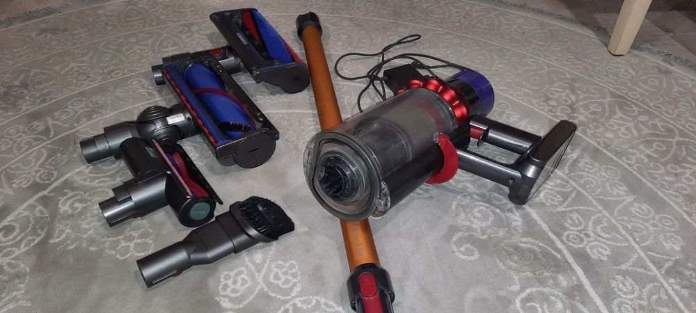 Пилосос Dyson V10, гарний стан.