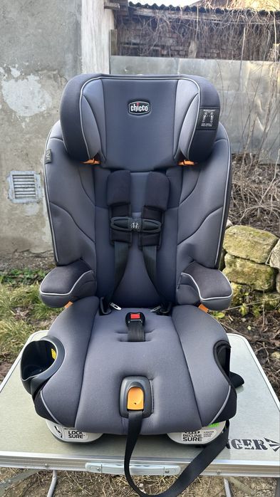 Автокрісло Chicco MyFit, група 2/3 з 2 до 12 років 11-45 кг.