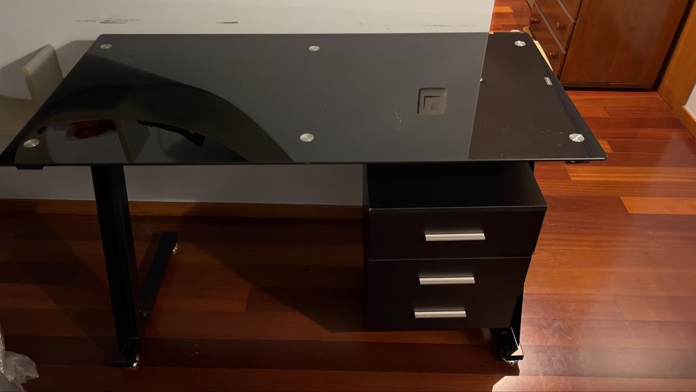 Mesa escritorio em bom estado