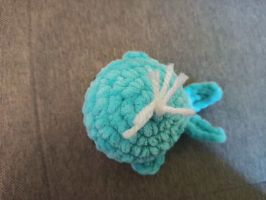 Ręcznie zrobiony na szydełku wieloryb