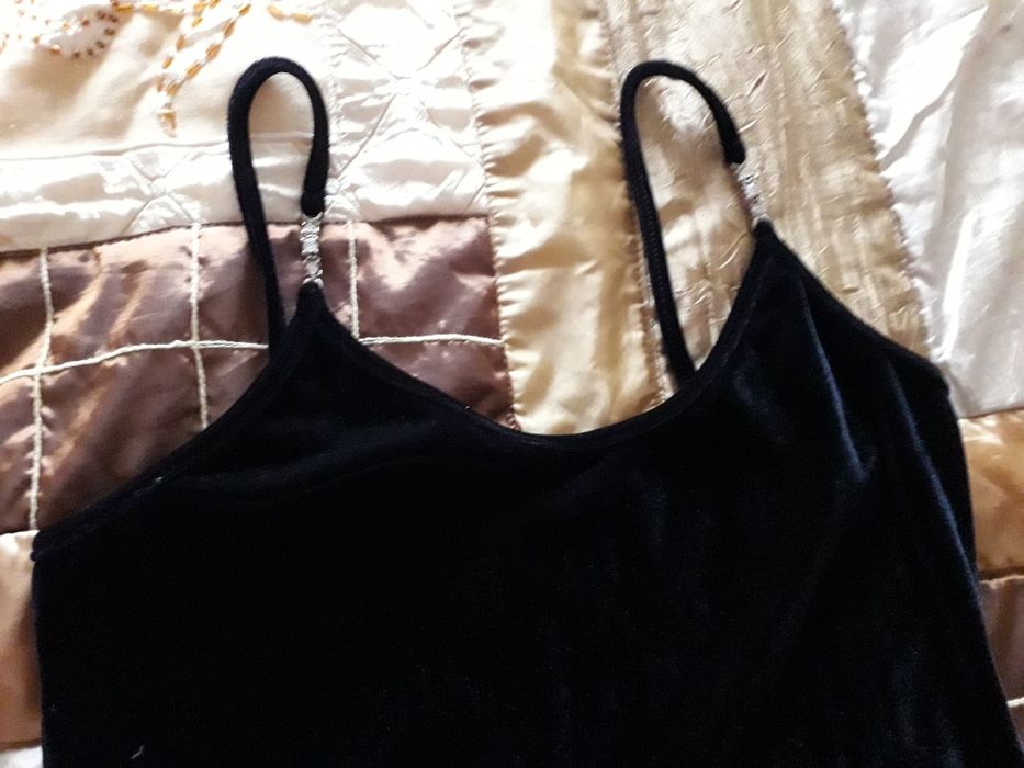 Vestido comprido preto em veludo