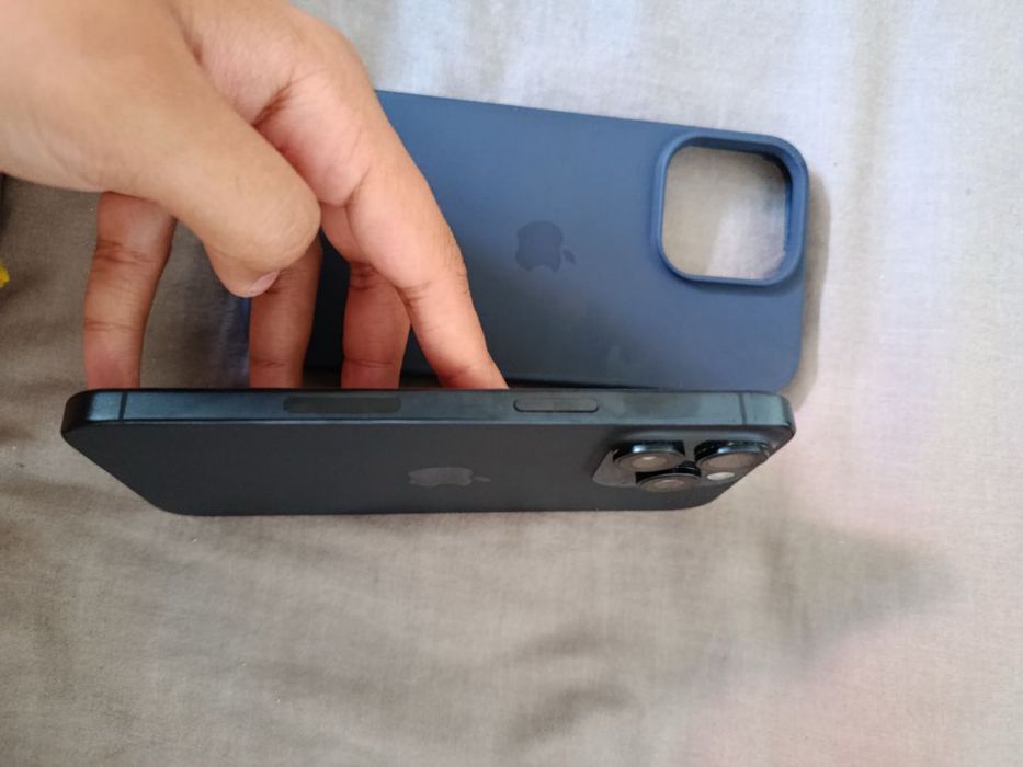 iPhone 15 Pro Max 512GB (Versão eSIM)