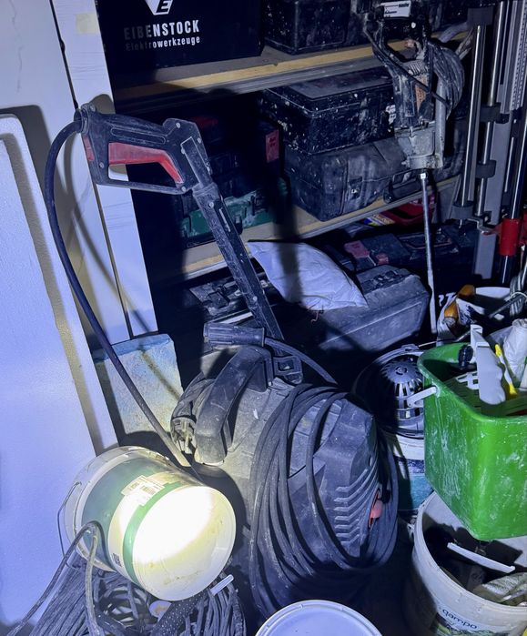 Recheio de ferramentas e máquinas de construção civil (ler anuncio)