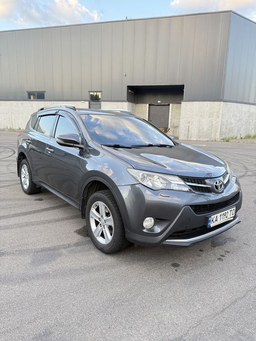 Toyota RAV 4  офіційна