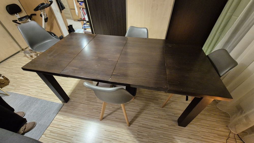 Stół rozkładany  +4 Krzesła