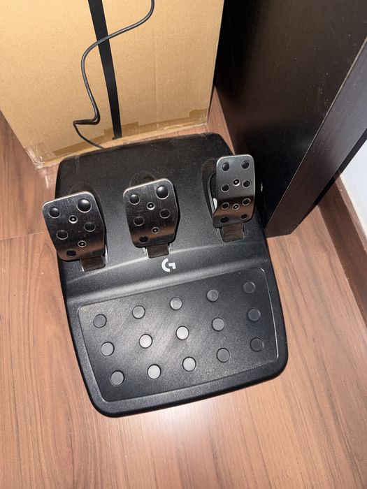 Volante g923 literalmento novo ( usado 2x )  / mufanças incluido