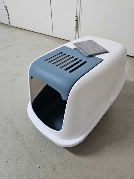 Caixa de areia branca curva para gatos, não utilizada
