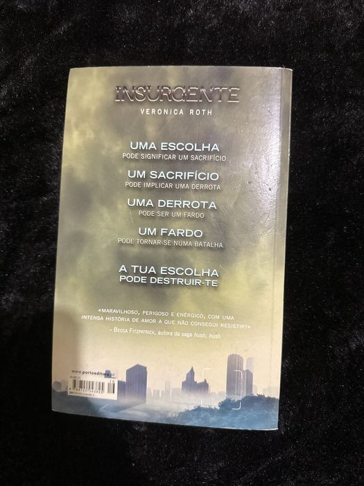 Divergente + Convergente + Insurgente  (Veronica Roth)