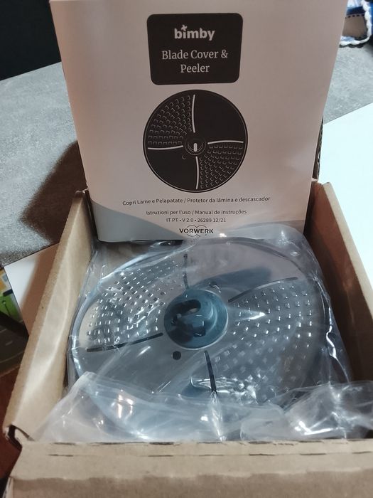 Protetor de lâmina e descascador Bimby