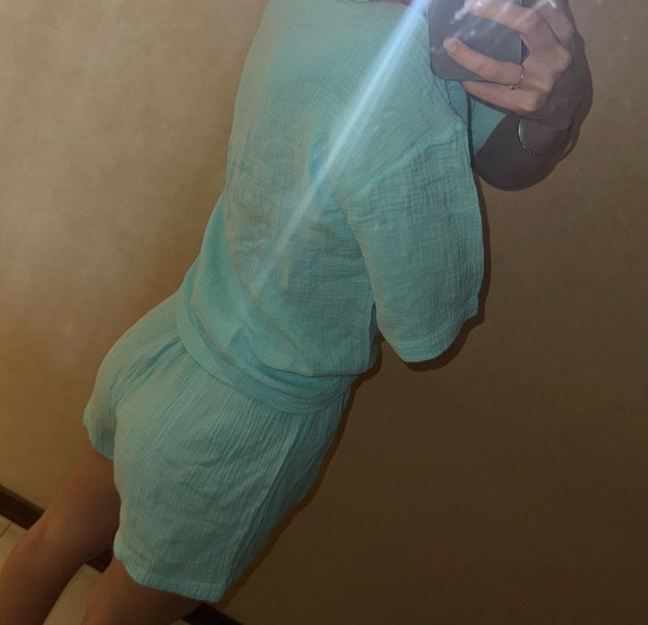 Берюзовий костюм